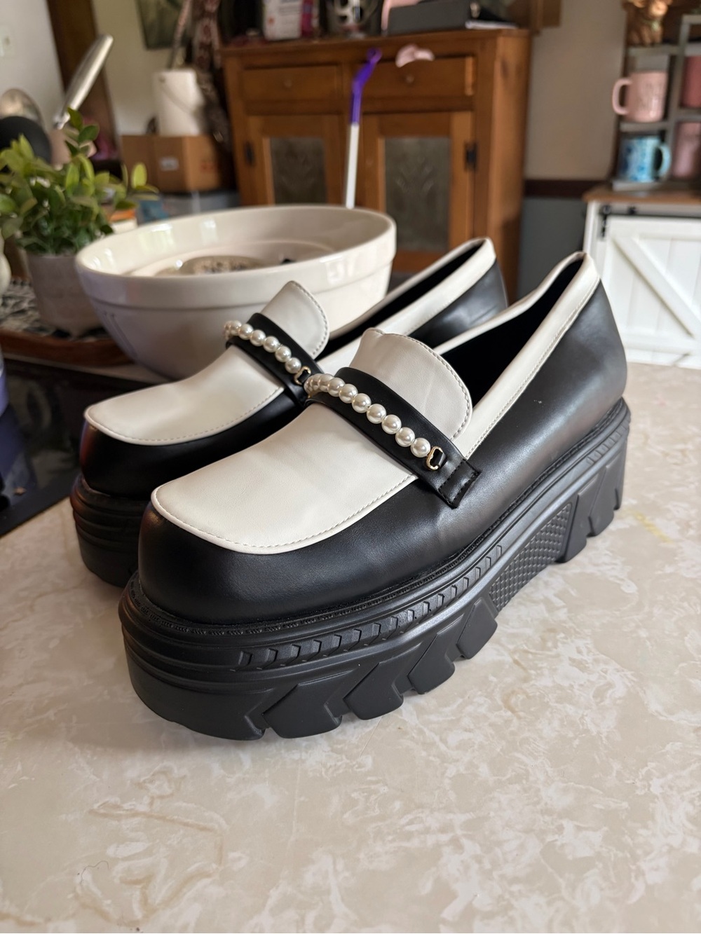 Koi Footwear Ayoko Pearl Stomper Loafers Black White Platform Shoes Womens EU 40 - Picture 3 of 8